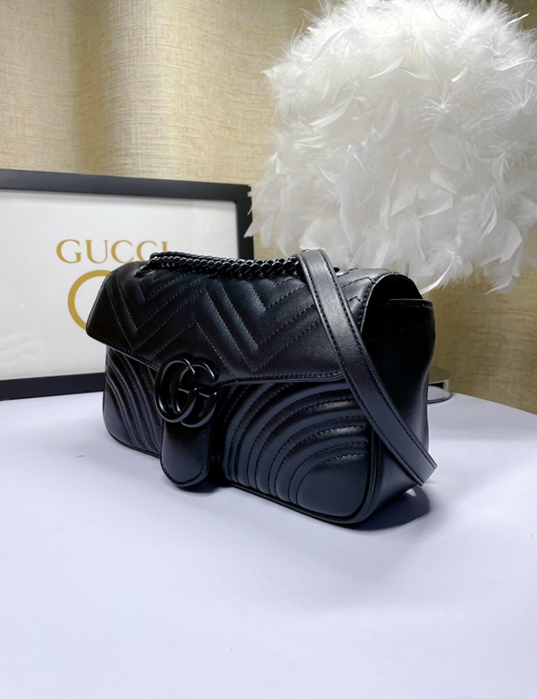 激安グッチバッグコピー側面デザイン